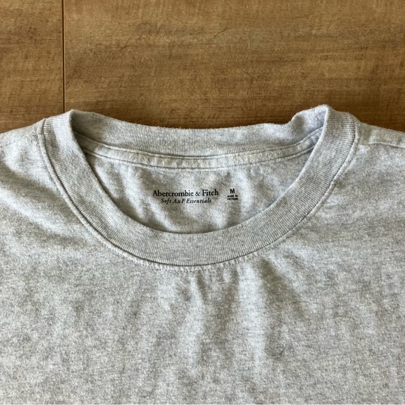 Abercrombie Essential Easy Tee - Picture 2 of 5
